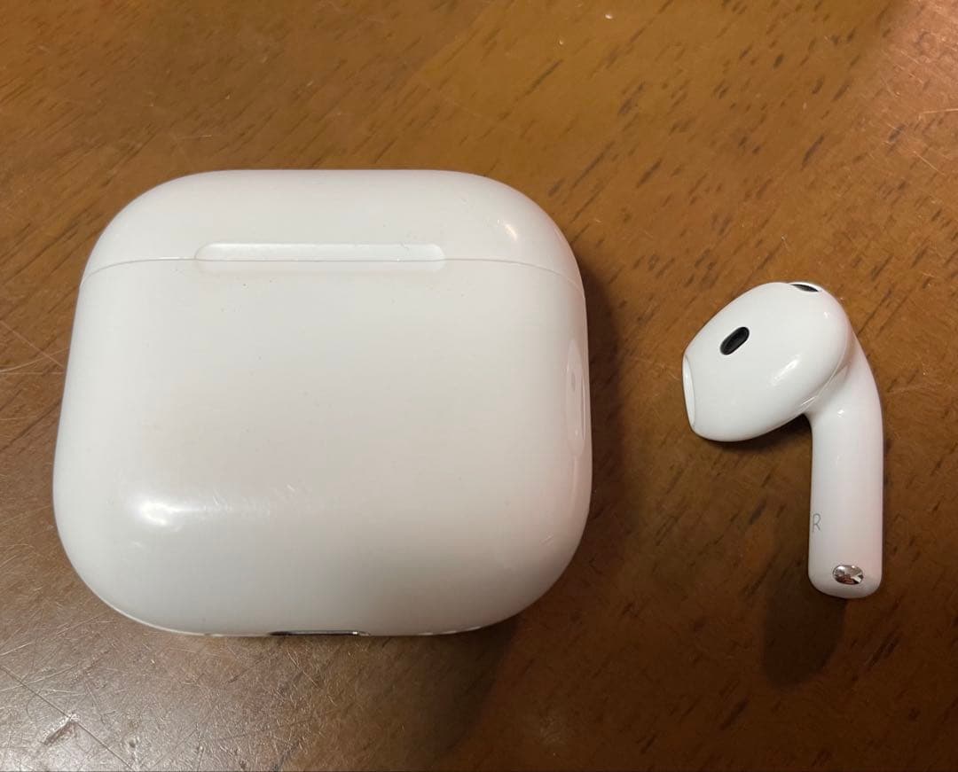 AirPods4 右耳のみ　充電ケース付き