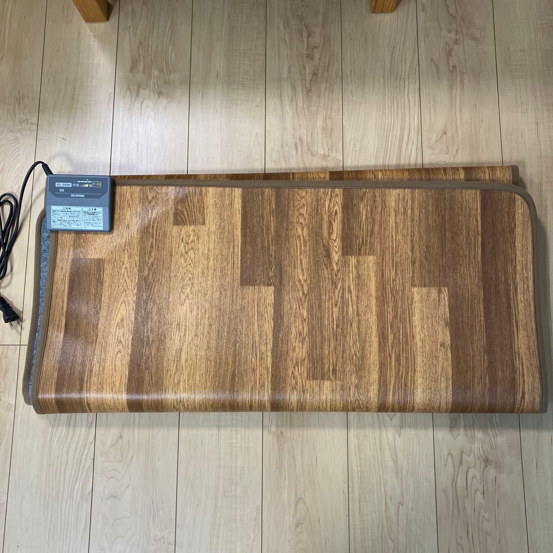 新品未使用ホットカーペット　アイリスオオヤマIRIS OHYAMA