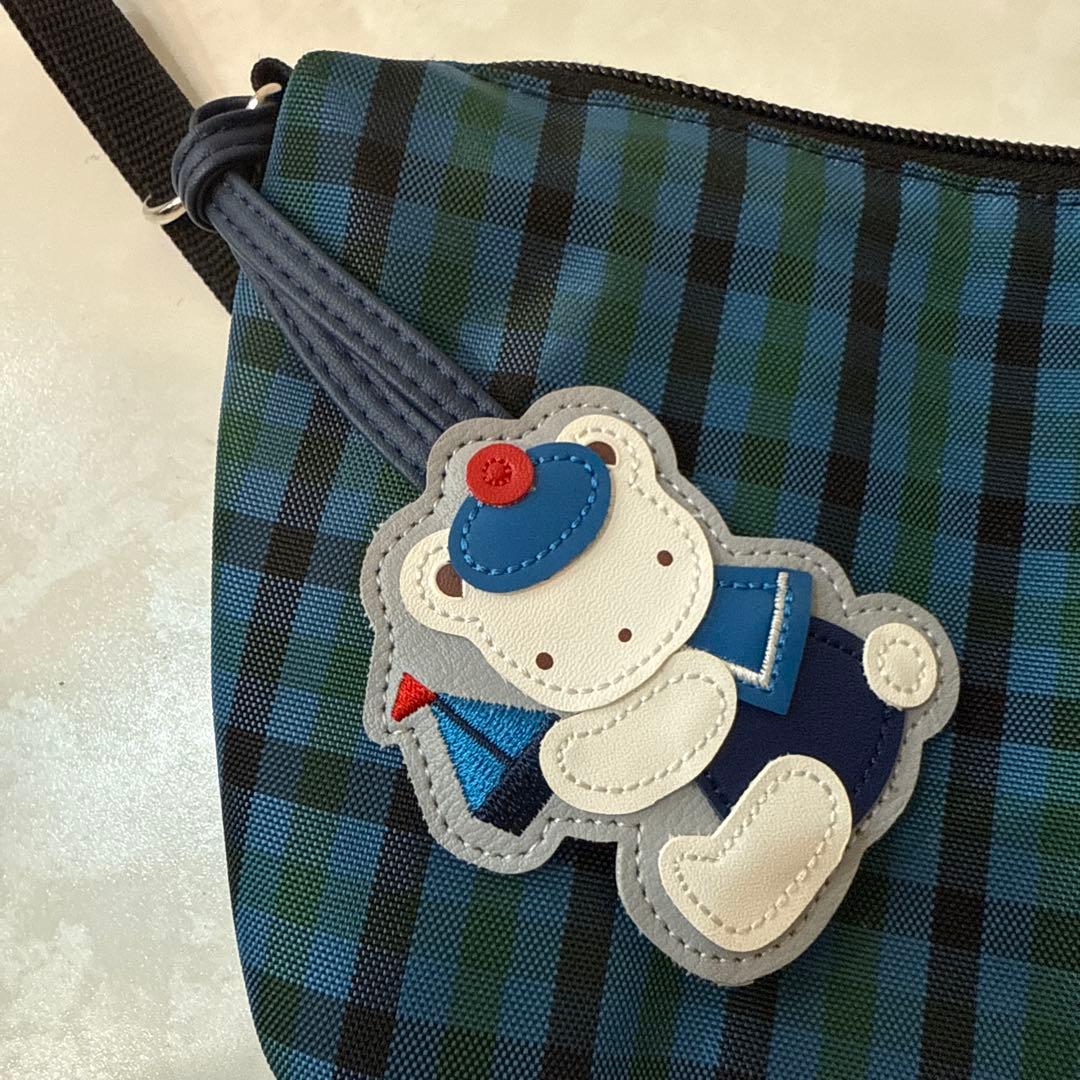 超美品 定価11000円ファミリア　familiar 舟形ポシェット　ショルダー