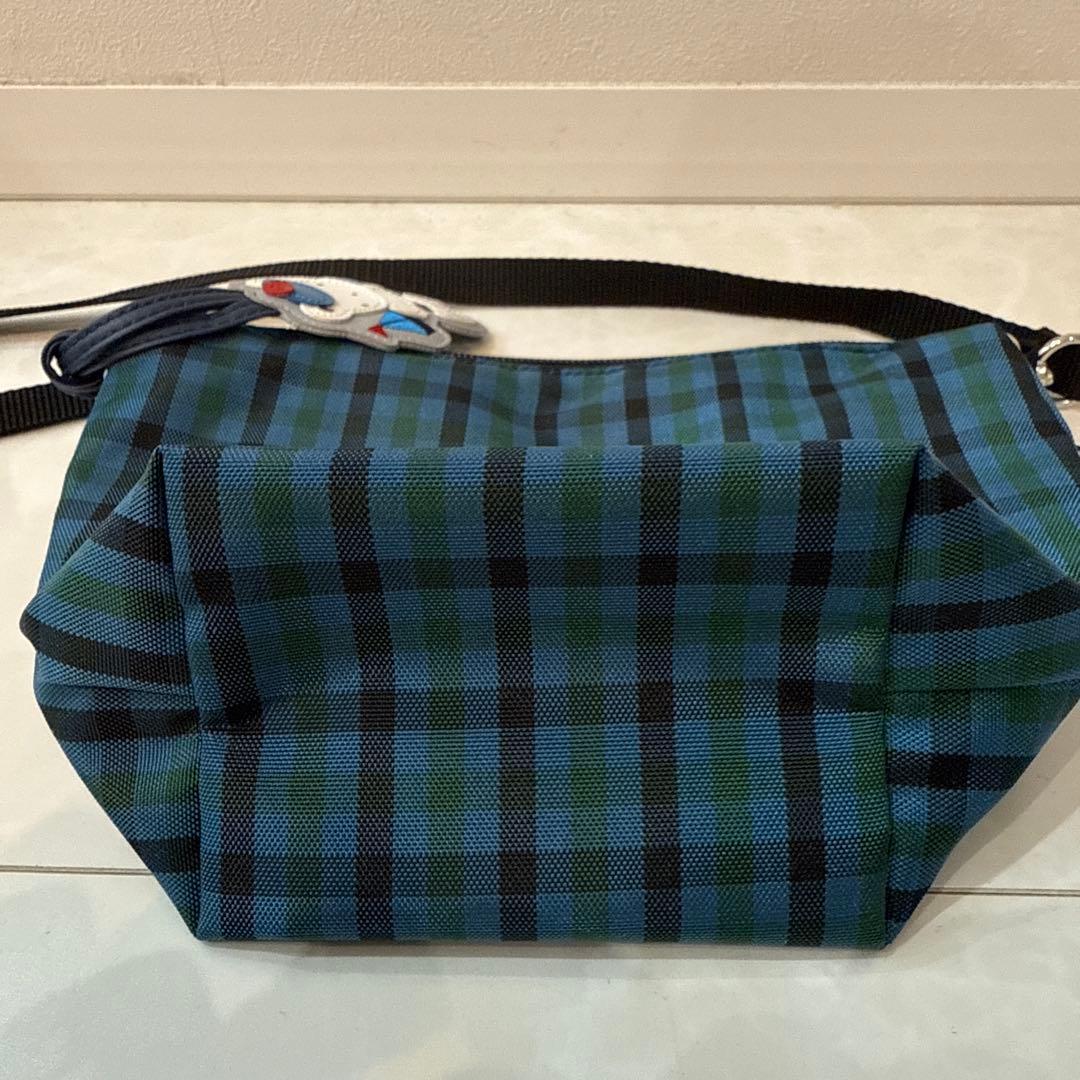 超美品 定価11000円ファミリア　familiar 舟形ポシェット　ショルダー