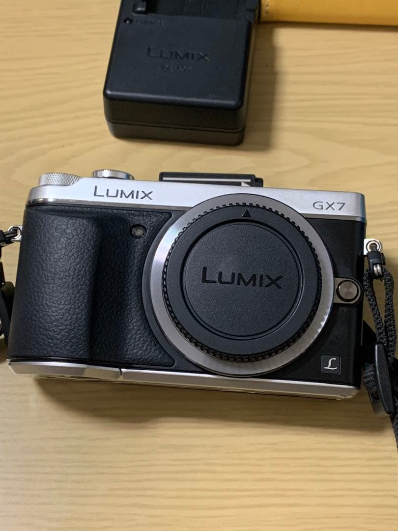 LUMIX GX7 ミラーレスカメラ 14-42mm