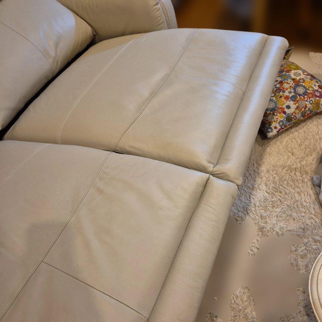 お値下げ　レザーソファー電動リクライニング　2024年購入　2/6まで