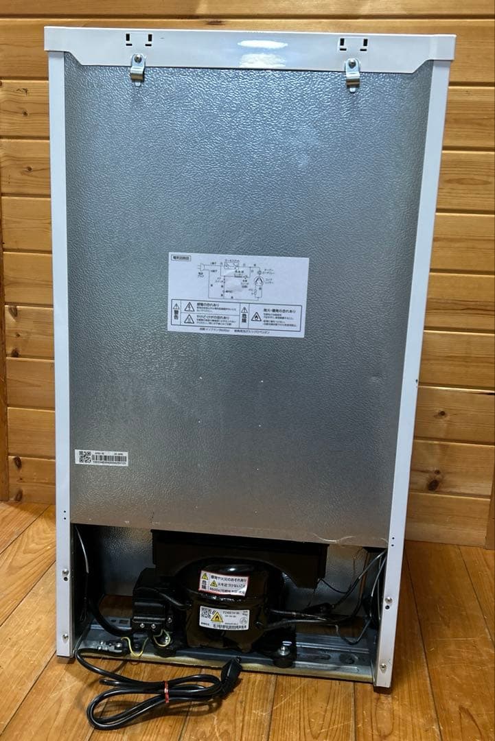 【美品】アイリスオーヤマ　冷凍冷蔵庫　81リットル　AF81-W　右開き