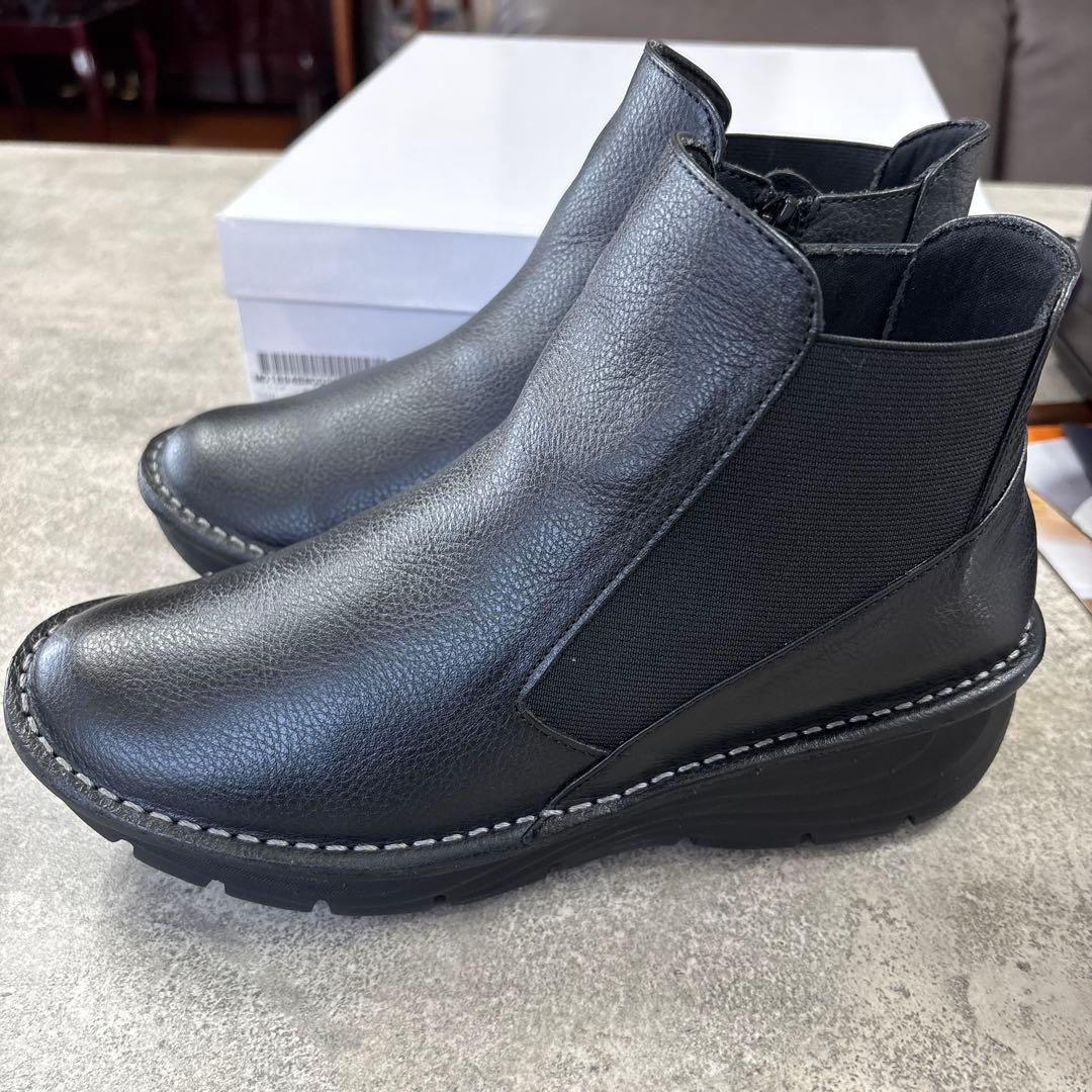 1／24限定セール‼️ミラスポーツ　3E 厚底 軽量ソール サイドゴアブーツ