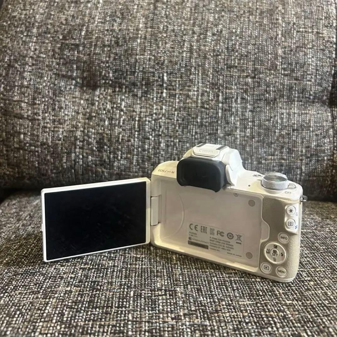 ✮reeeee✮ Canon EOS kissM(充電器・充電池2個付き)