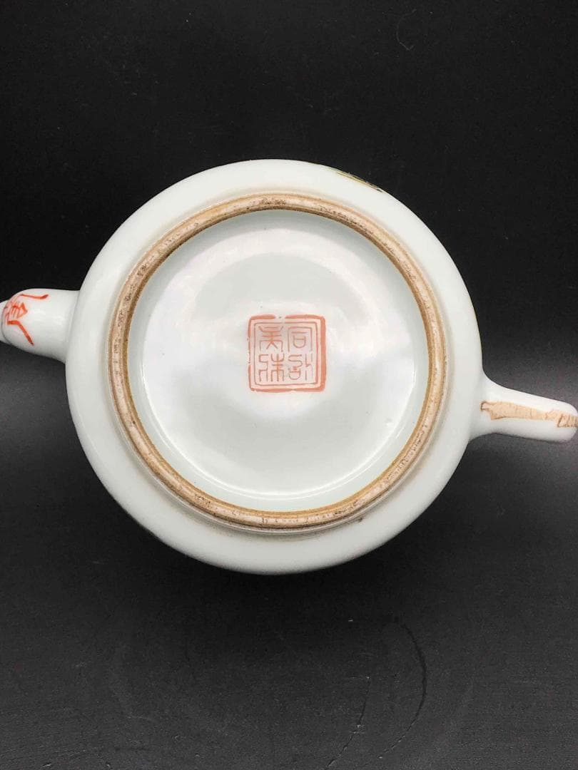 中国古美術　清同治　「同治年製」在銘　粉彩桃寿紋子供遊び紋　急須(C-17)