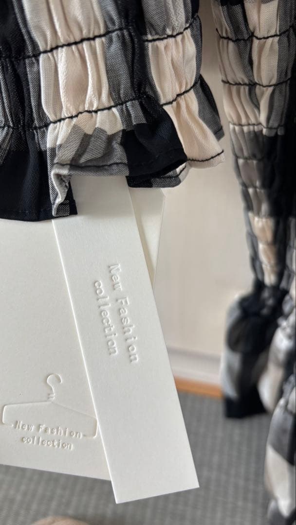 最終値下げCLANE SHIRRING DESIGN BLOUSE サンプル品