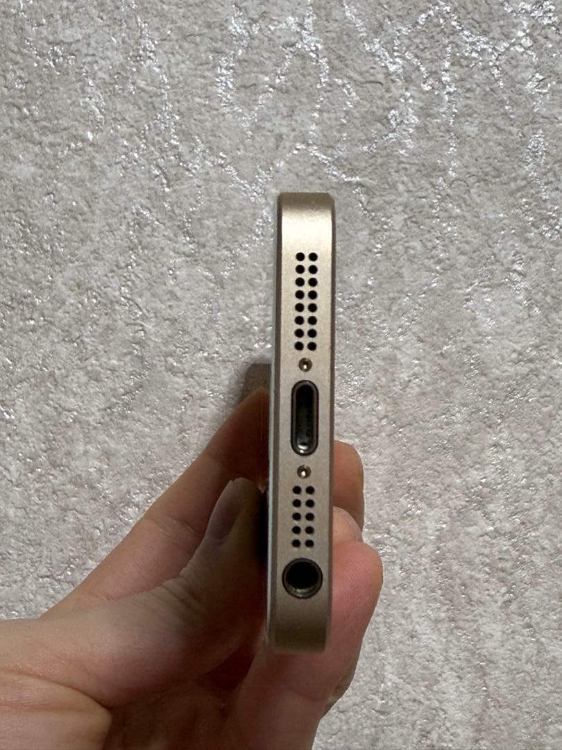 iPhone SE第一世代　64GB ゴールド