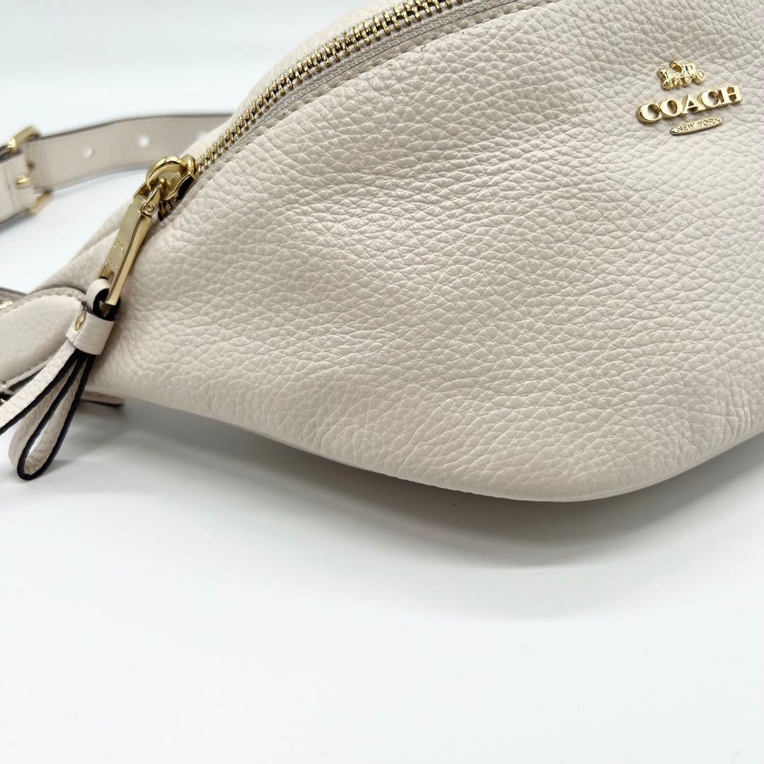 極美品✨コーチ　COACH　ボディバッグ　シボ革　ホワイト　ウエストバッグ