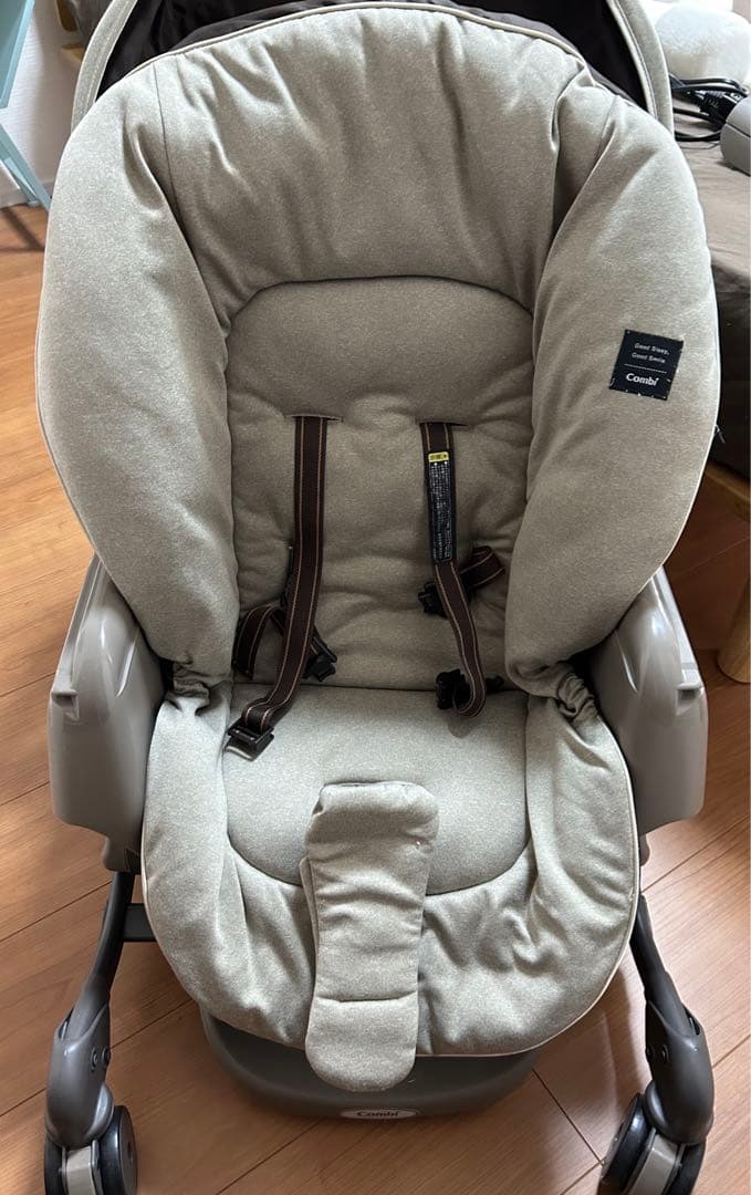 コンビ　ネムリラauto swing bedi eg ヘーゼルベージュ　電動