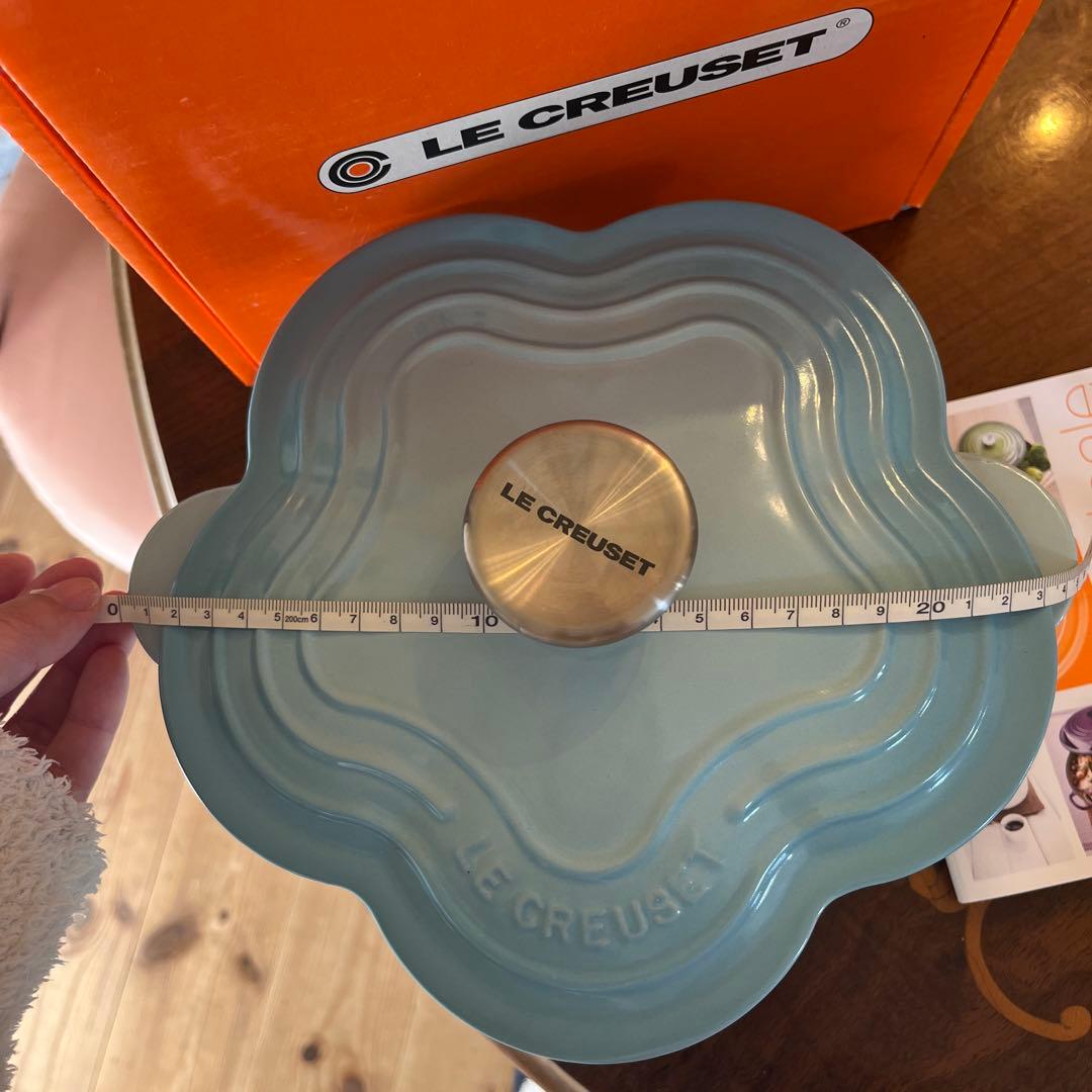LE CREUSET グラデーションライトブルー フラワー両手鍋