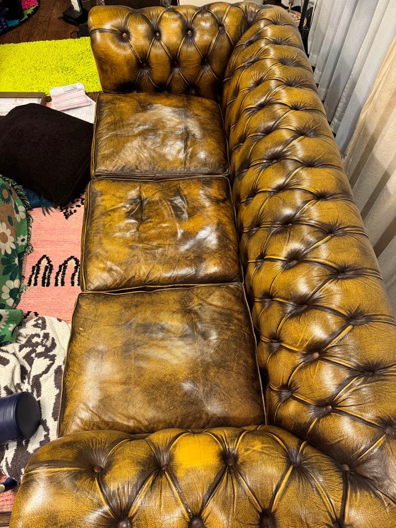 サニーレタス　本革 チェスターフィールドソファ