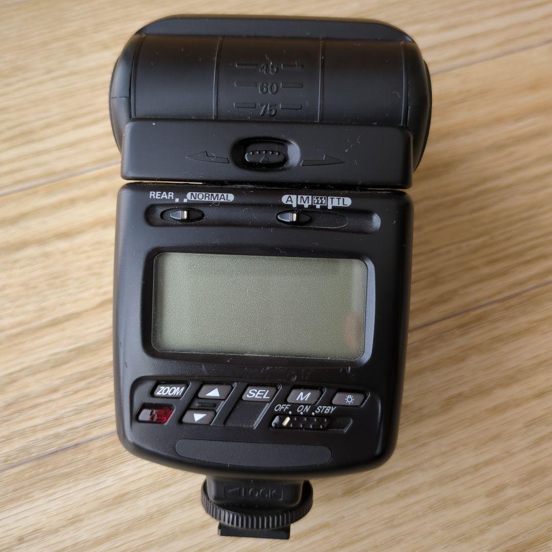 ニコンデジタル一眼レフD-70 　オートフォーカス　ストロボ・充電器・ケース付き