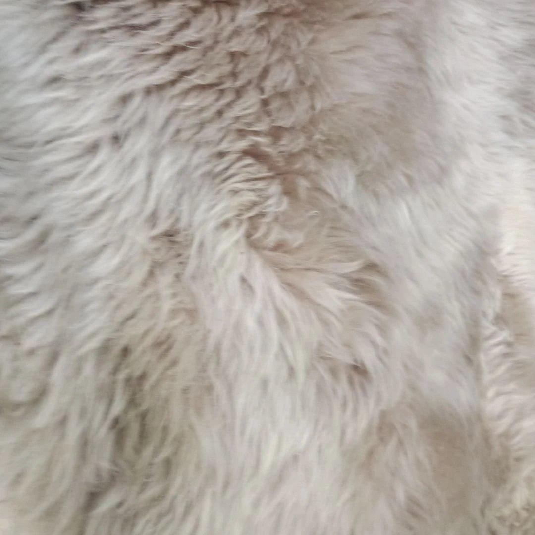 6030　ムートンラグ　敷物　１２８×５８ｃｍ　日本ムートン協会のシールあり