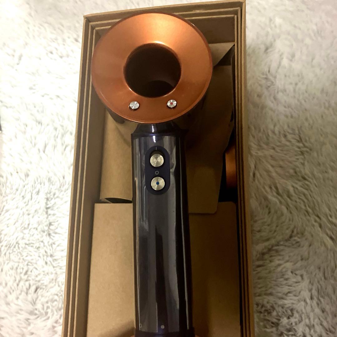 た*そ様 (新品・未使用)Dysonドライヤー