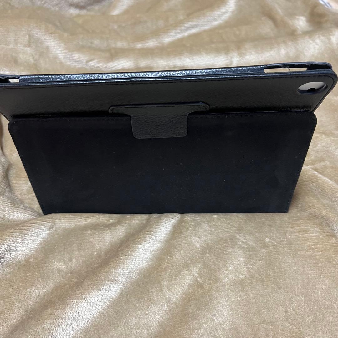 【美品】Apple iPad 第7世代Wi-Fiモデル シルバー32GBカバー付