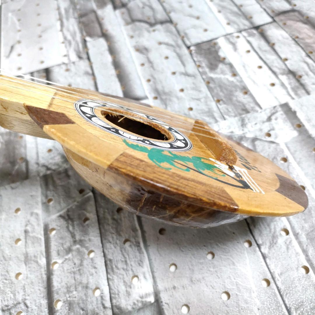 ココナッツ型の ウクレレ オーナメント ♪ハワイで購入しました