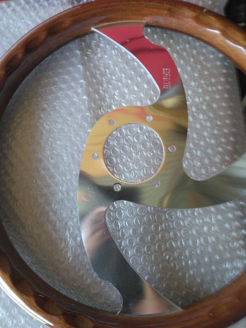 ホワイト ステアリング。ウッド ステアリングホイール 二本での販売