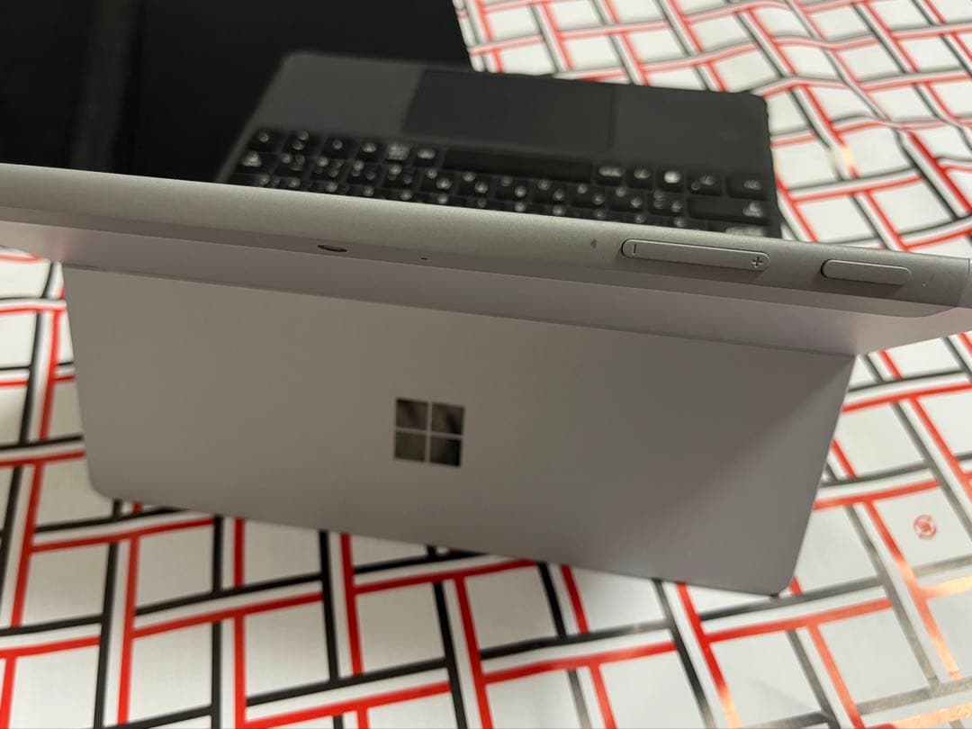 ほぼ未使用・高速・高性能 Surface Go 4GB・64GB SSD