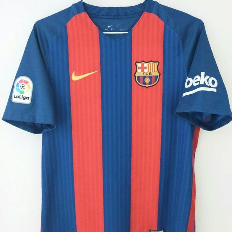 【美品】バルセロナ メッシ 16/17シーズン リーガユニ Mサイズ相当