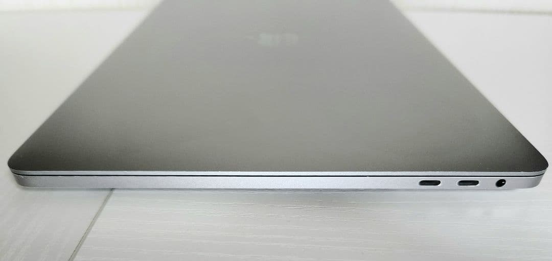 MacBook Pro13 2018年 8GB 256GB A1989