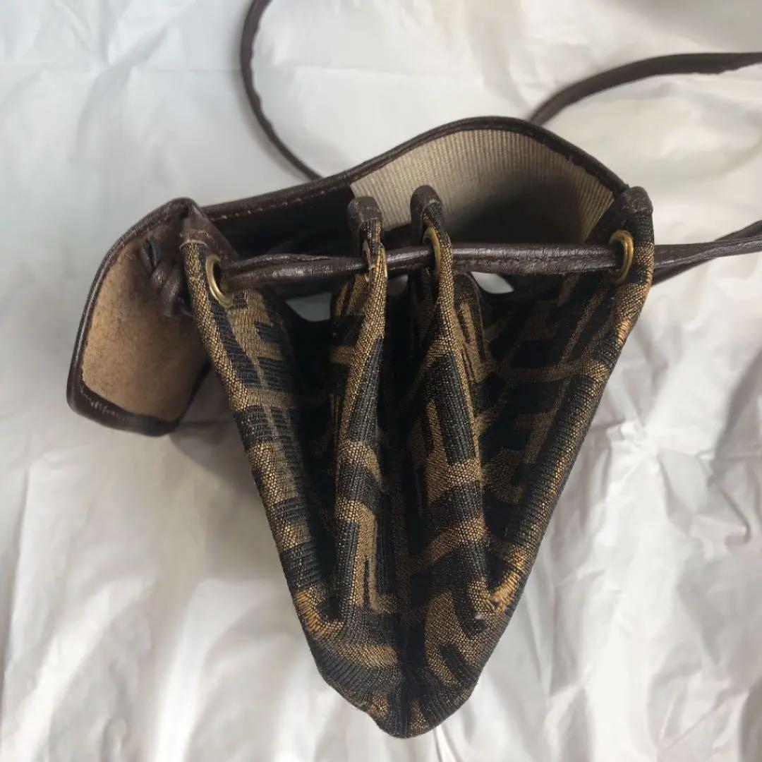 FENDI ズツカ　ポシェツト