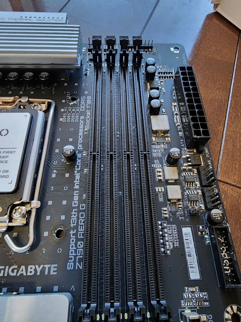 GIGABYTE Z790 AERO G マザーボード DDR5