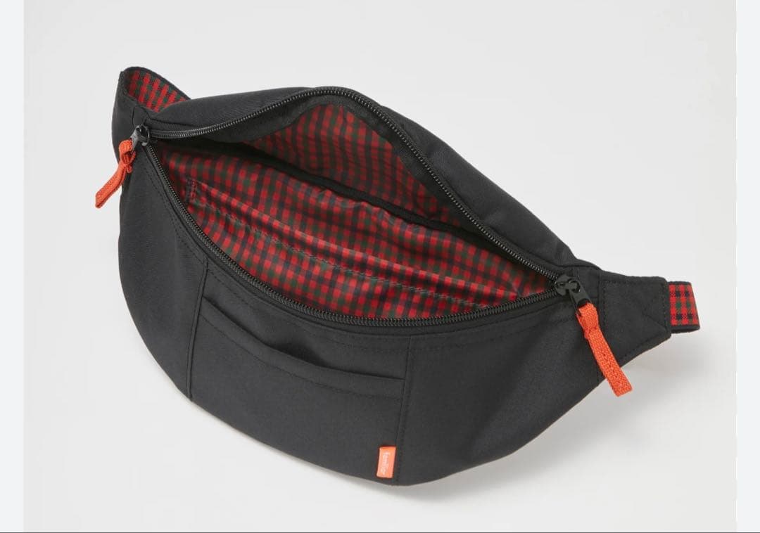 ファミリアボディバッグ