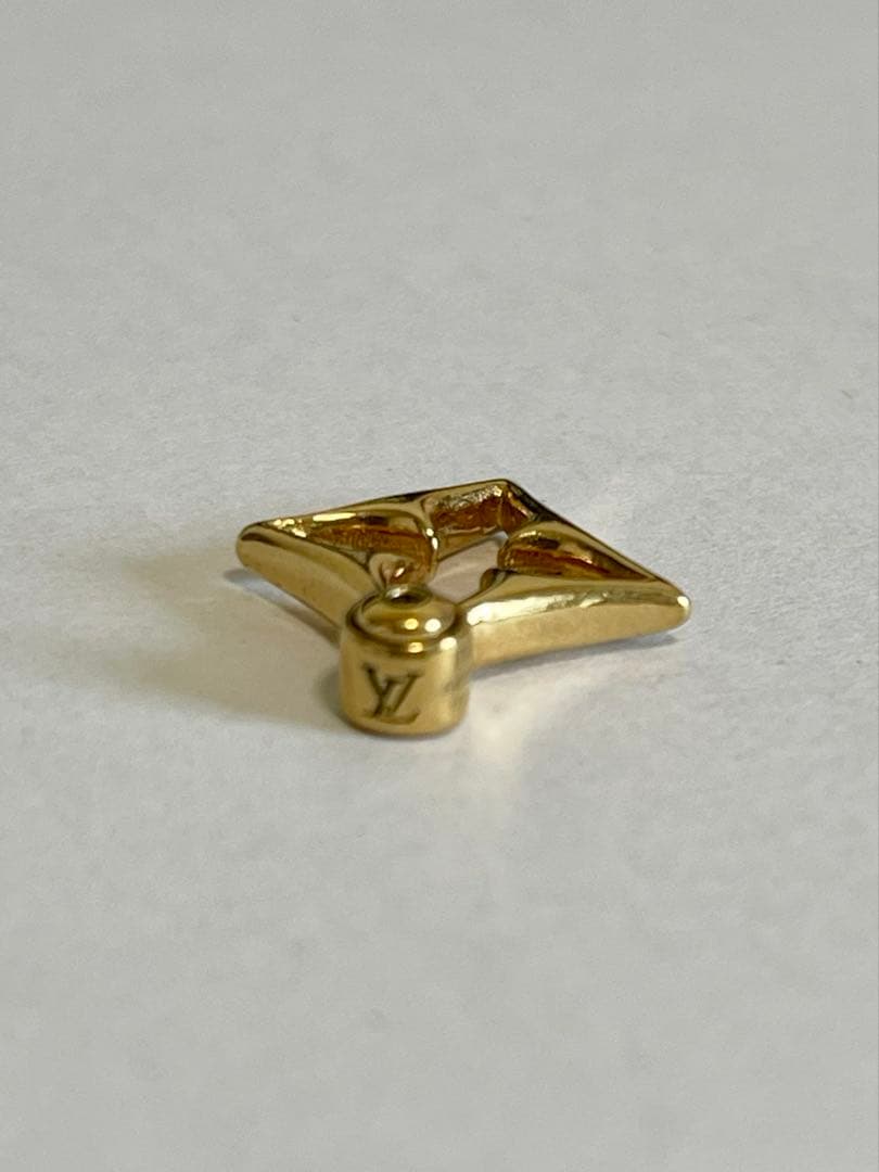 ルイ・ヴィトン ピアス片耳のみLV フラワーグラム