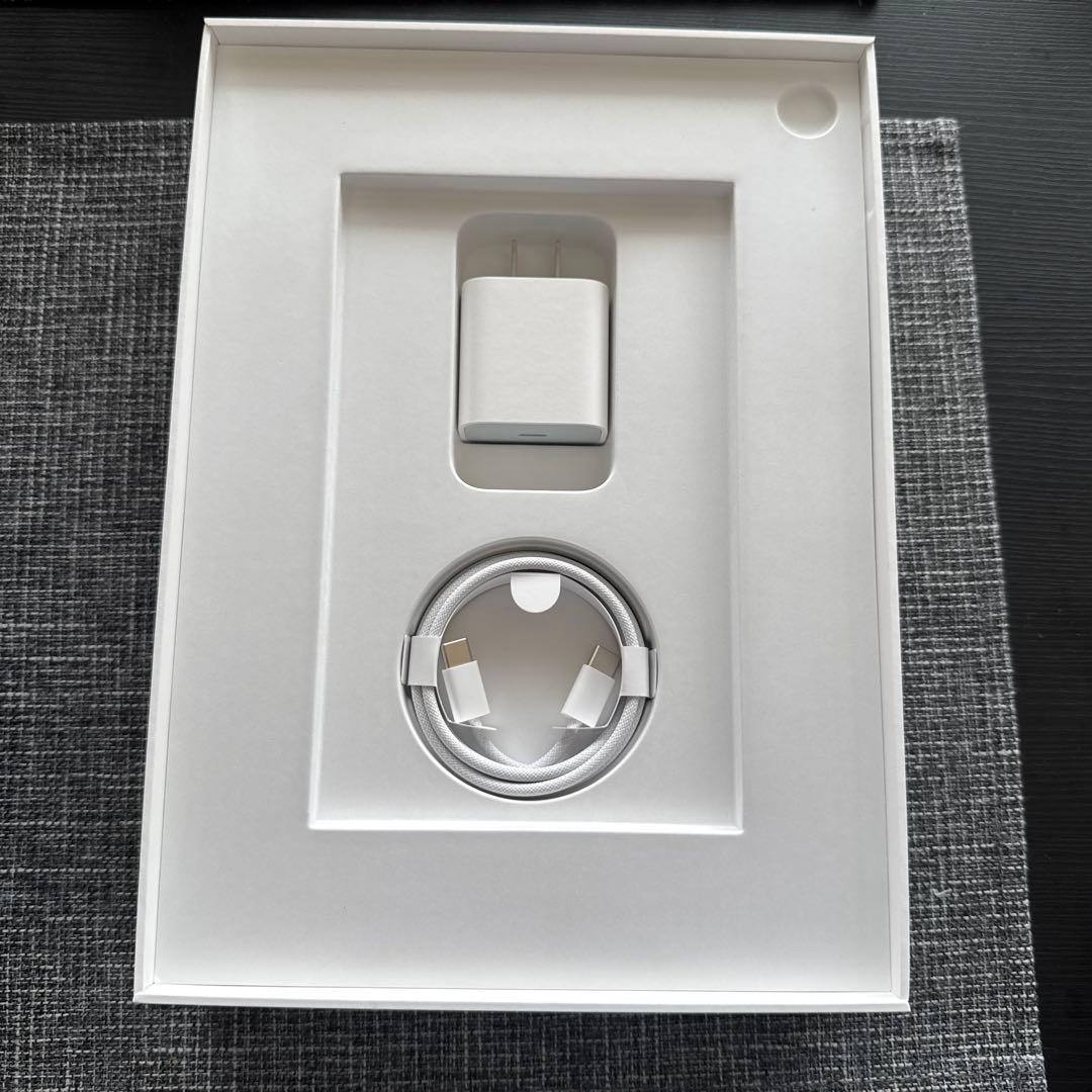 【くま】【美品】Apple iPad A16 本体