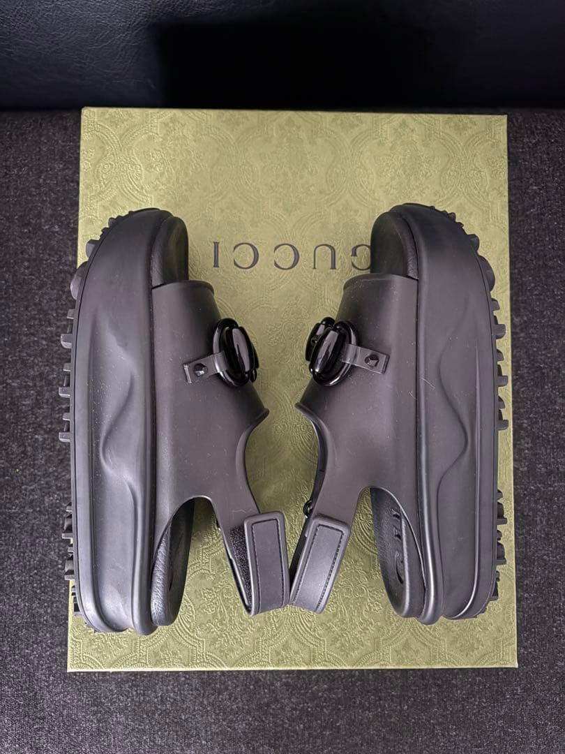GUCCI ブラック 厚底サンダル