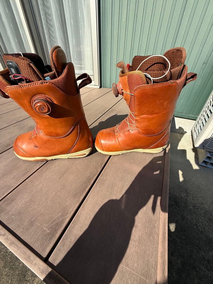 バートンシュープリームレッドウイングコラボ