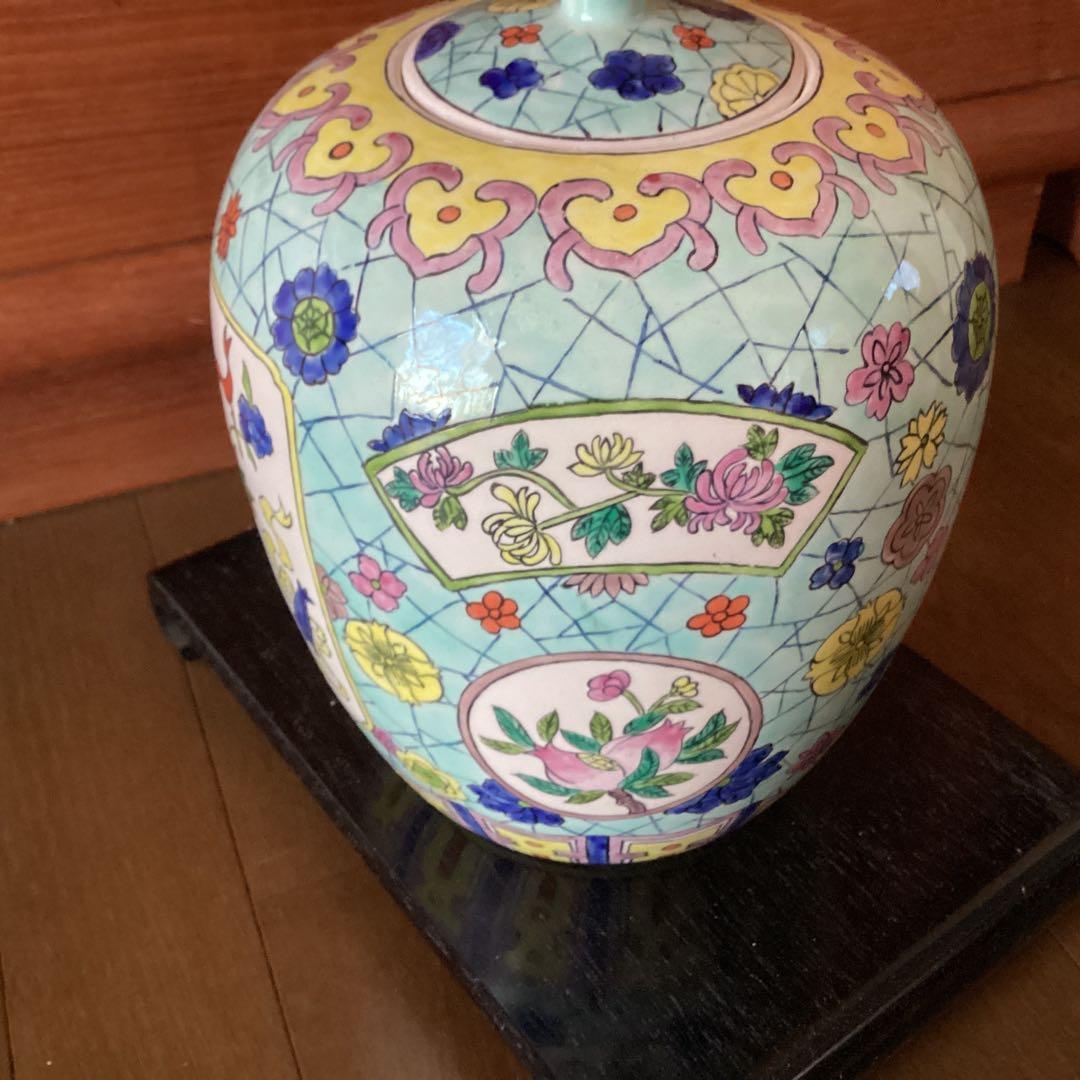 飾り壺　桃源郷柄