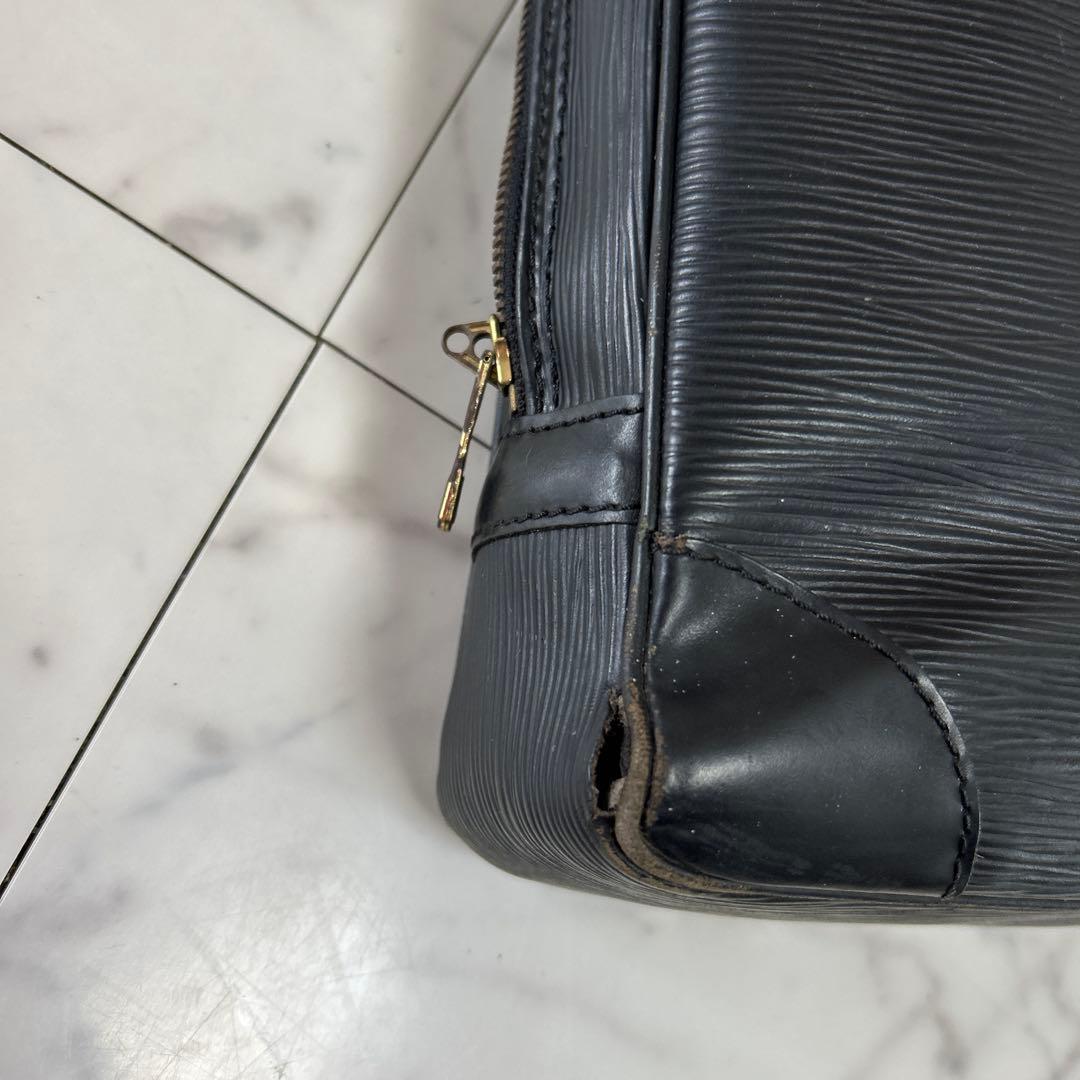 Louis Vuitton エピレザー ビジネスバッグ ブラック