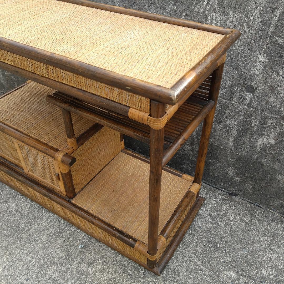 ラタンの飾り棚　籐家具