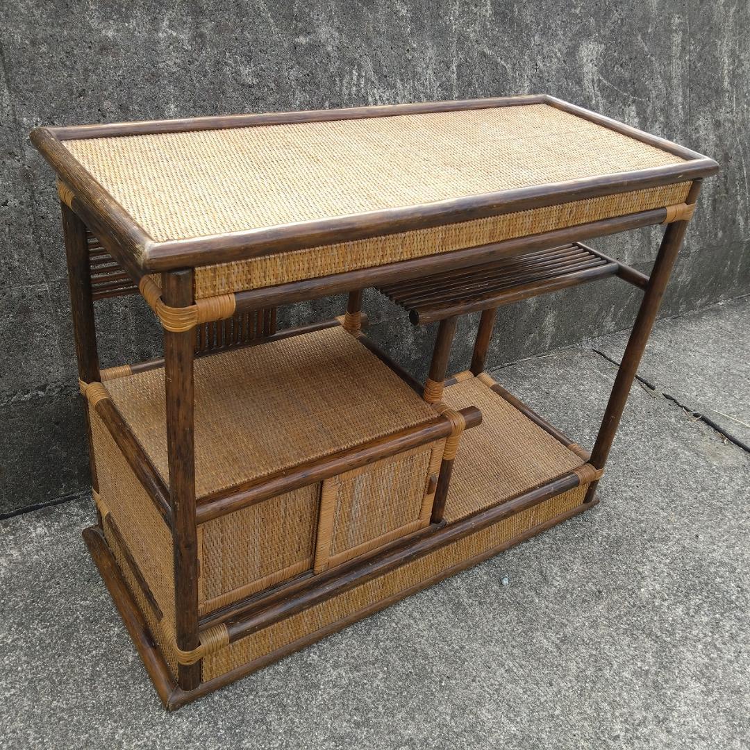 ラタンの飾り棚　籐家具