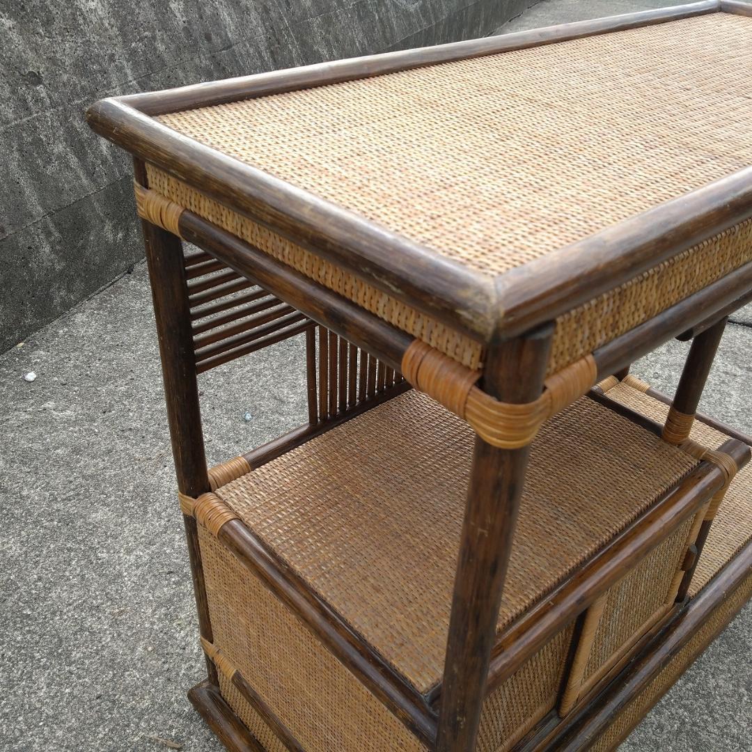 ラタンの飾り棚　籐家具