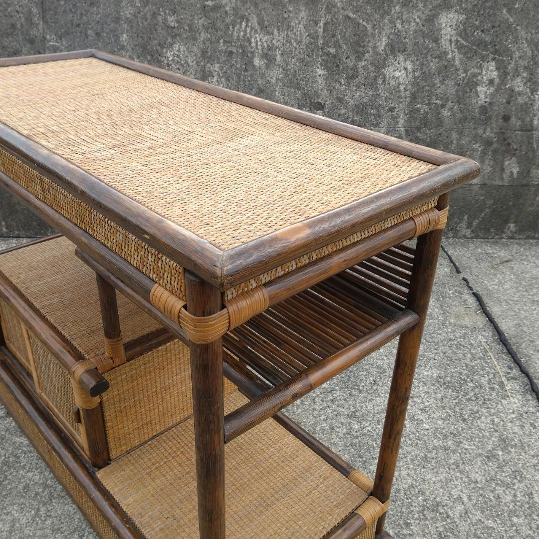 ラタンの飾り棚　籐家具