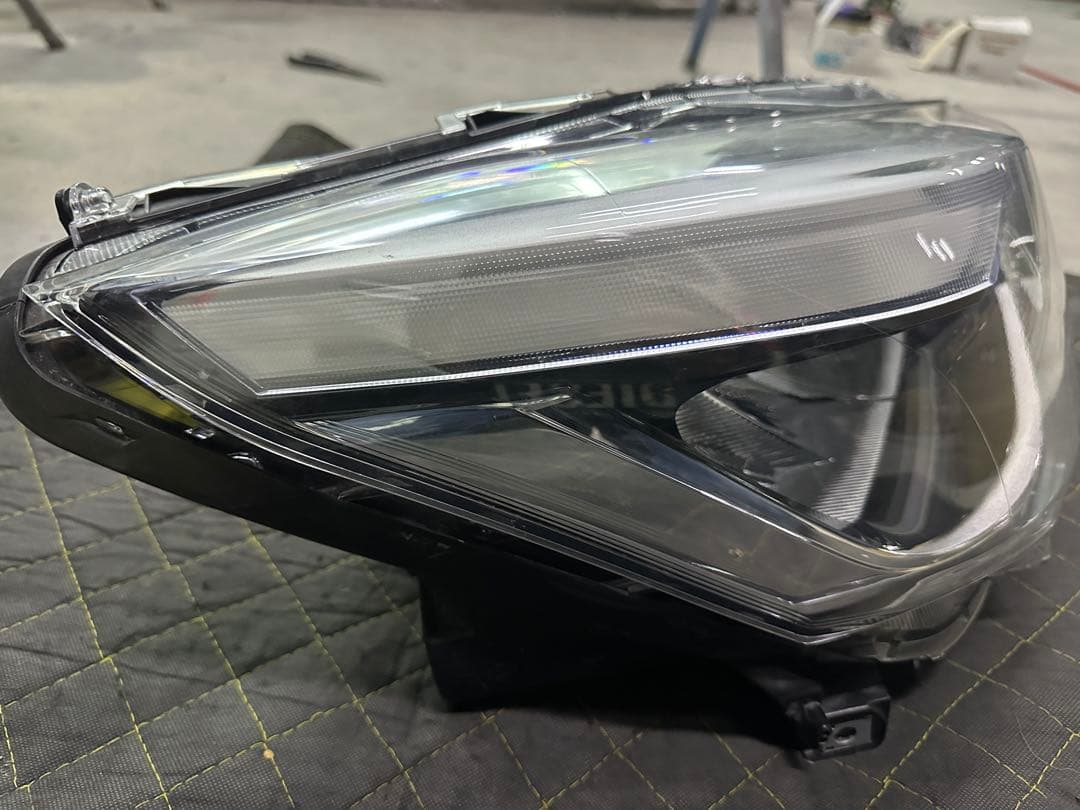 ライズ　右ヘッドライト　LEDライト　ICHIKOH 1991