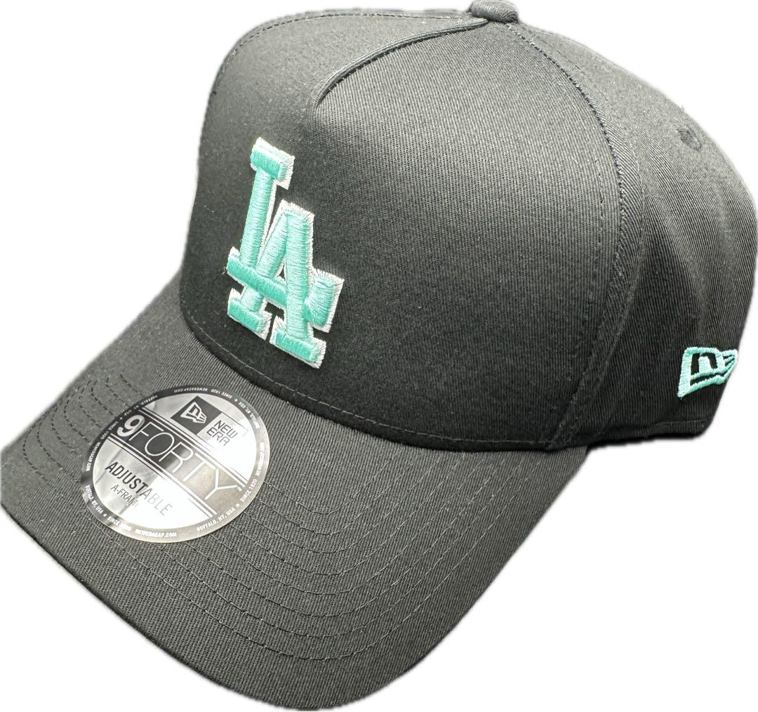 ティファニーブルー　キャップ　New Era LAドジャース　aqua void
