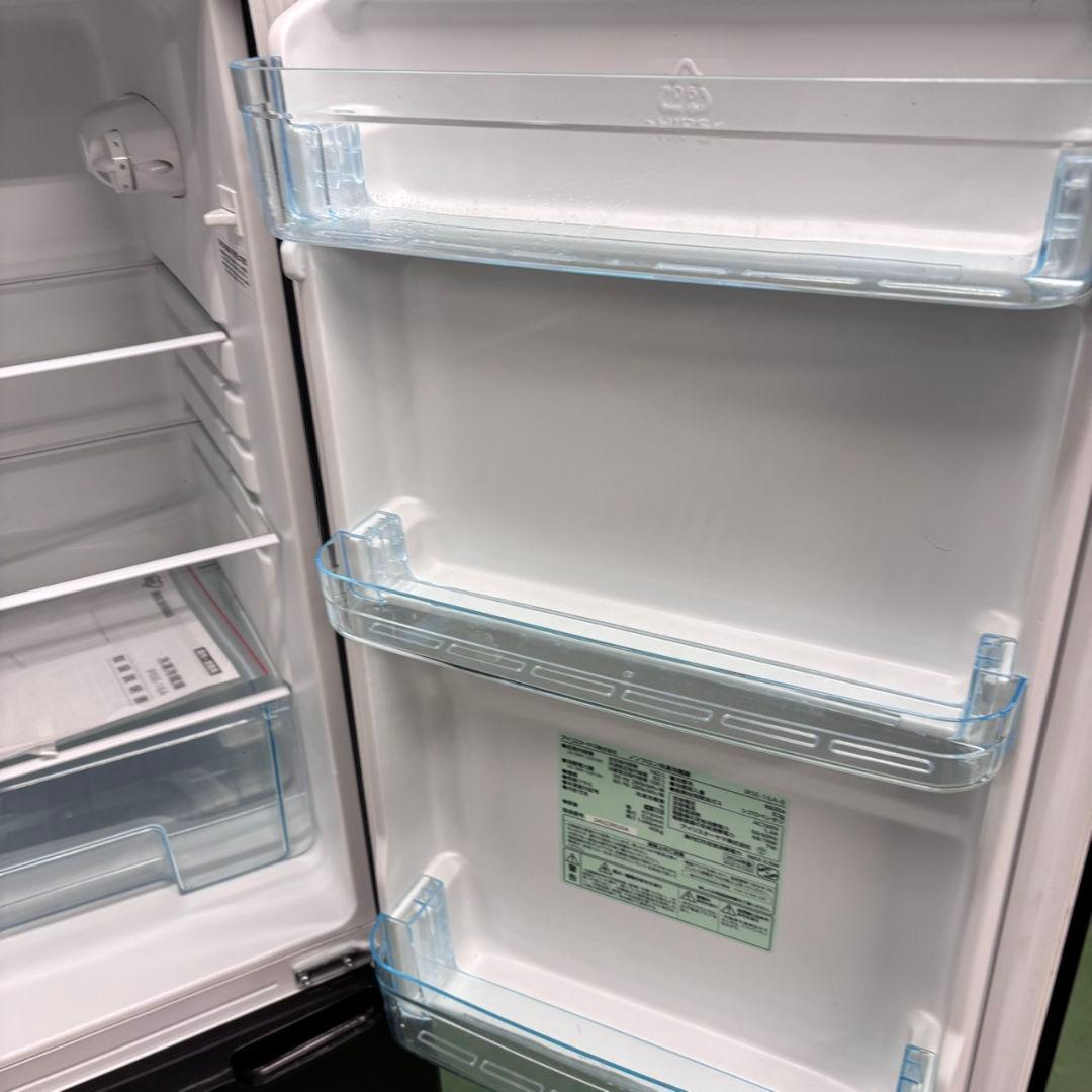 682 大きめサイズ　冷蔵庫　100L強　小型　一人暮らし　右開き　2ドア