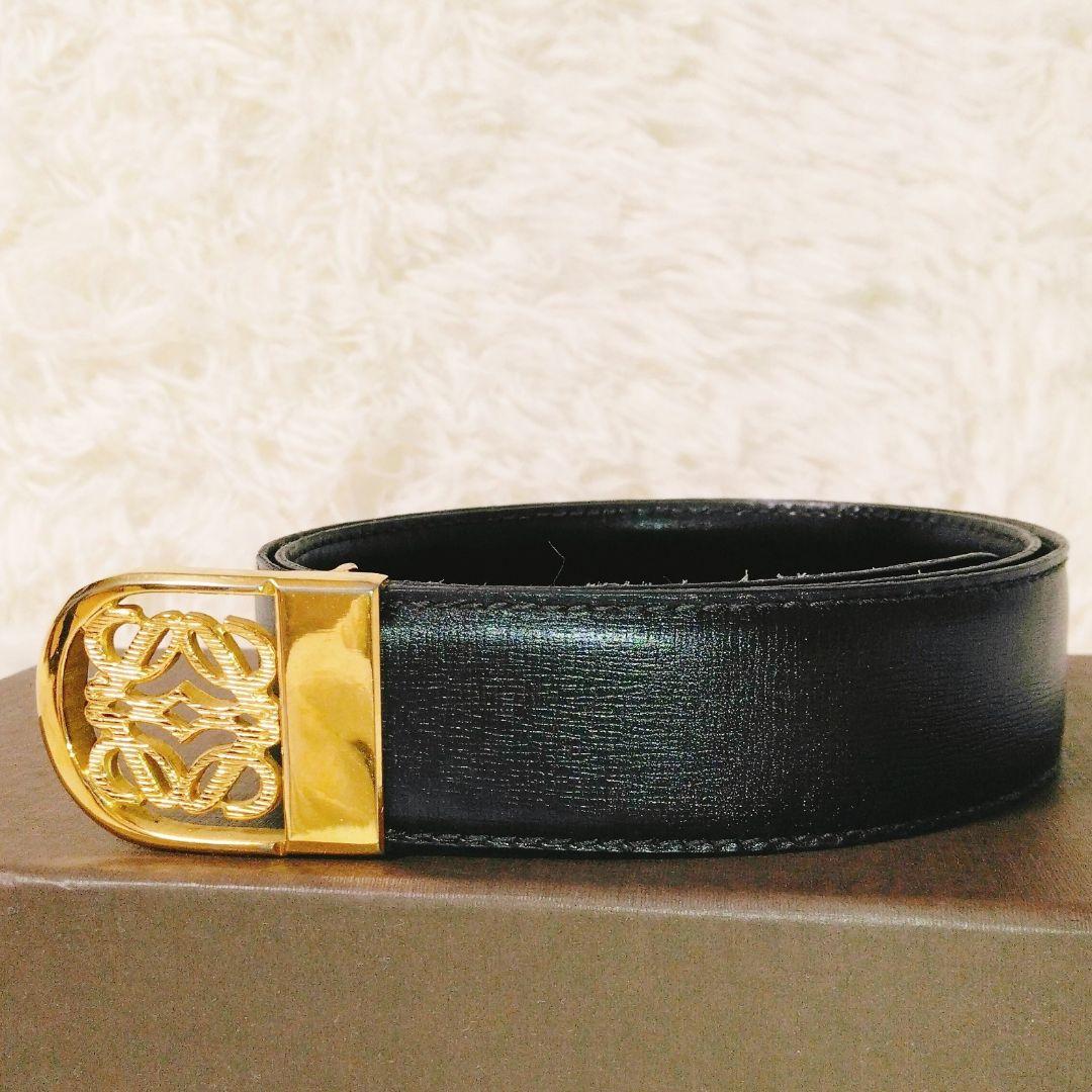 【美品】LOEWEアナグラム　ベルトレディース　ゴールドバックル　レザー