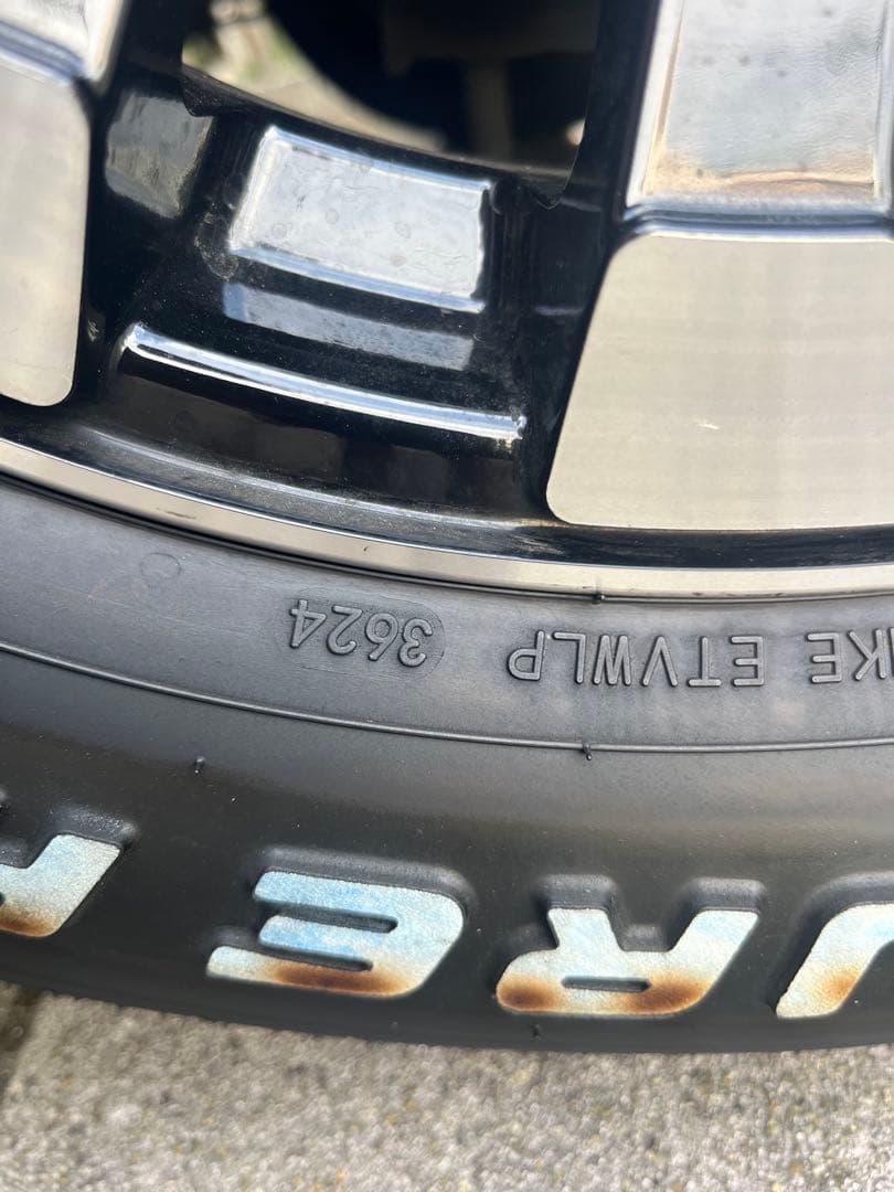 200系ハイエース用 16インチアルミホイール、タイヤ4本セット