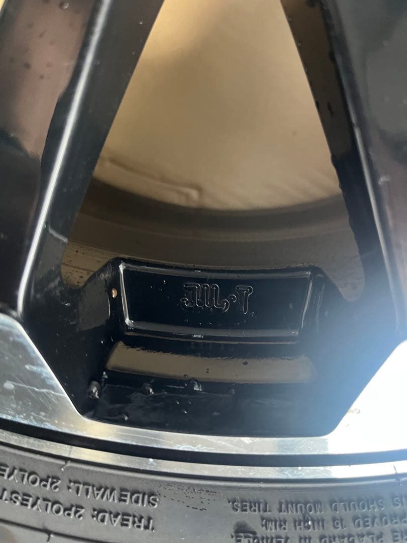 200系ハイエース用 16インチアルミホイール、タイヤ4本セット