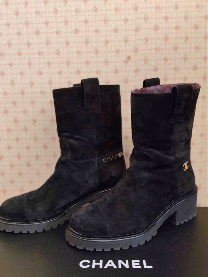 【美品】CHANEL ブラック スエード ショートブーツ