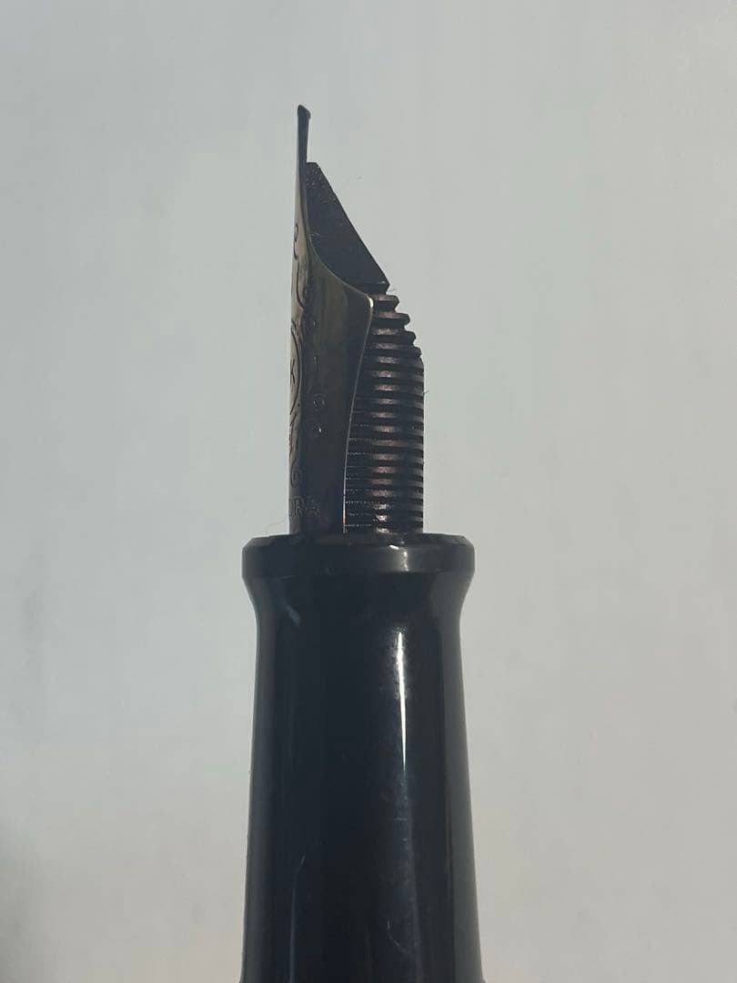 アウロラ　オプティマ　万年筆　ペン先14K　Ｆ　グリーン