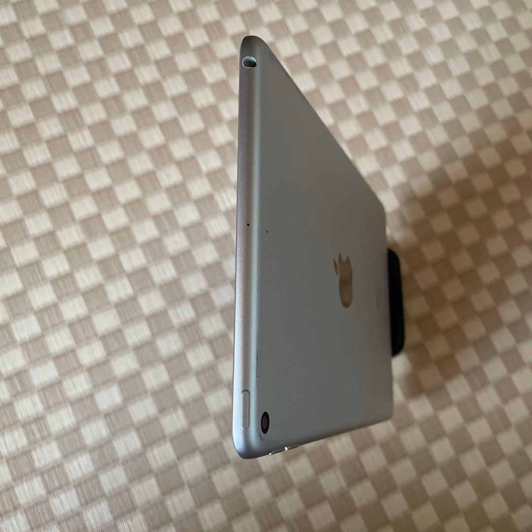 中古品 Apple iPad mini 第5世代 Wi-Fi 64GB シルバー