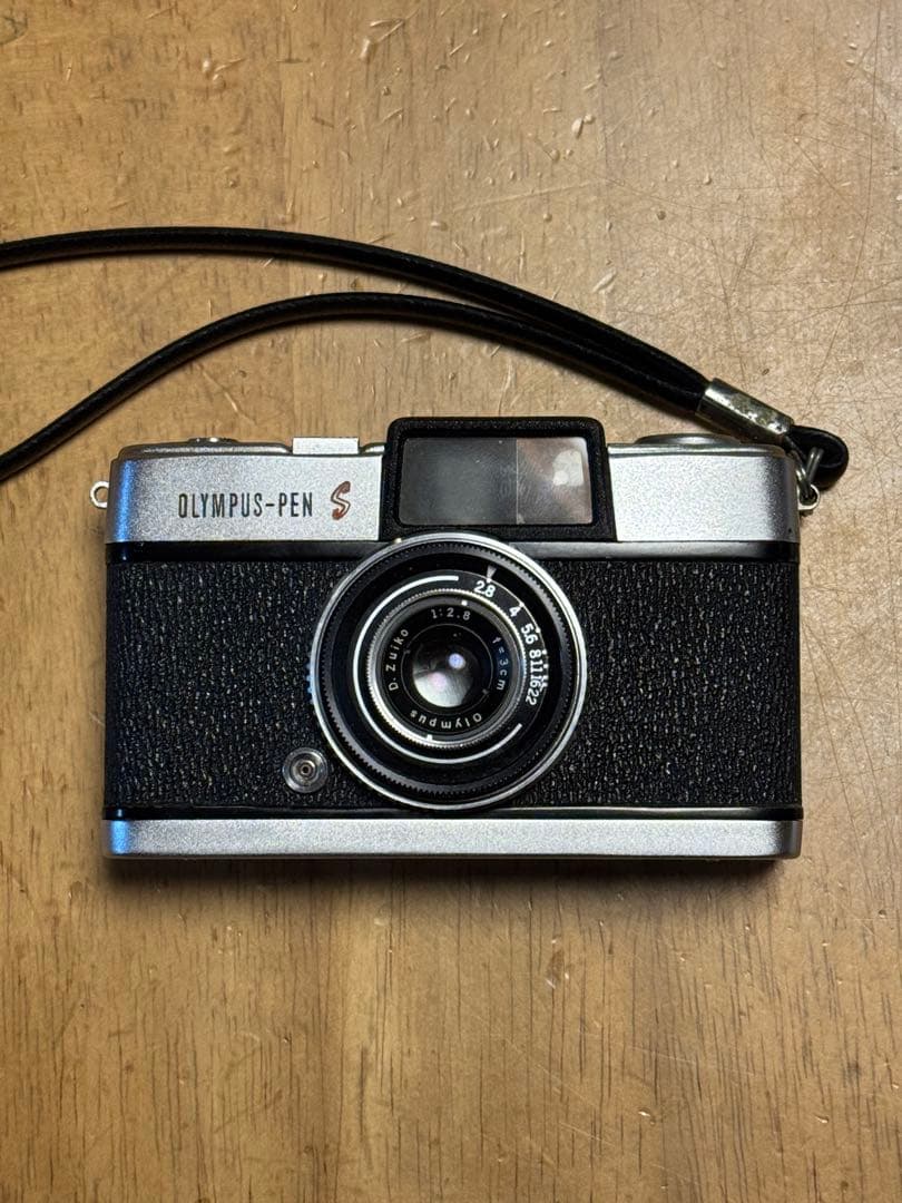 OLYMPUS PEN S – 半世紀前の名機で、日常をエモく切り取る一台