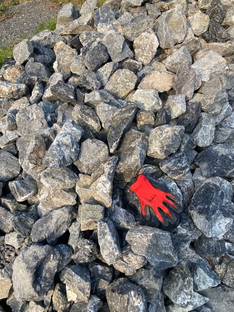 引き取り割栗石1t◇ロックガーデン南国ヤシ庭石ドライガーデンみかも石　岐阜石