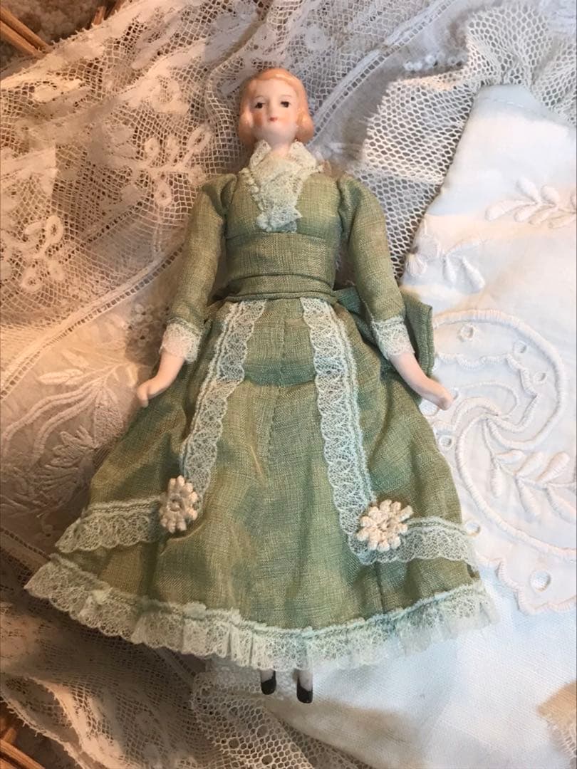 【echoページ】ヴィンテージ　気品溢れるちいさなパリアンドール